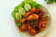 Resep Ayam Bumbu Tomat Lengkuas: Gurih Manis Pedas