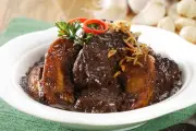 Resep Semur Daging Sapi Sederhana dengan Rempah Melimpah