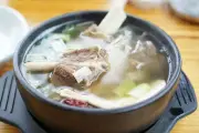 Resep Sop Tulang Sapi Gurih dan Bening, Cocok untuk Keluarga