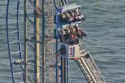 Roller Coaster di Texas Macet, 8 Pelajar Terjebak di Ketinggian 30 Meter