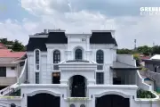 Rumah American Style: Hangat, Elegan, dan Nyaman dengan Konsep Open Space