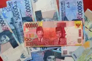Rupiah Sentuh Rp 17.700 per Dollar AS, Publik Khawatir Krisis Moneter