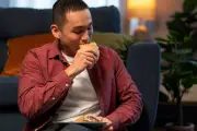 Studi Ungkap Dampak Buruk Sering Makan Terlalu Malam bagi Tubuh