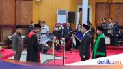 Syaifuddin Zuhri Resmi Dilantik Jadi Ketua DPRD Surabaya Gantikan Adi Sutarwijono