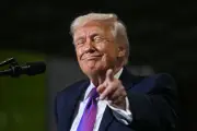 Trump Umumkan Bantuan Militer untuk Keluarkan Kapal dari Selat Hormuz