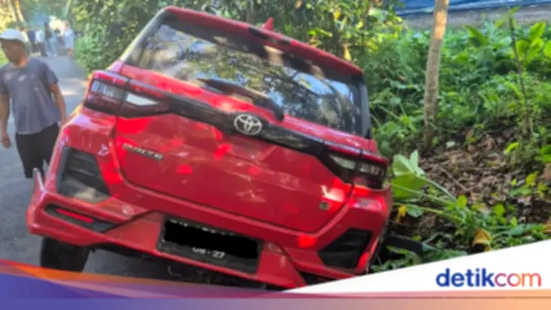 2 WN Rusia Ditangkap BNN di Bali, Sempat Kabur Hingga Mobil Terguling