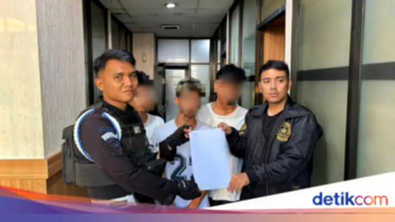 3 Pemuda di Bekasi Ditangkap saat Transaksi Narkoba Sinte, 6 Klip Disita