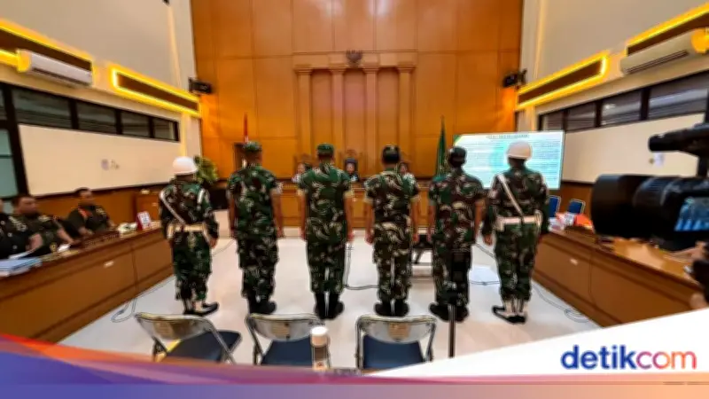 4 Prajurit TNI Penyiram Air Keras ke Andrie Yunus Dituntut 2,5 Tahun Penjara