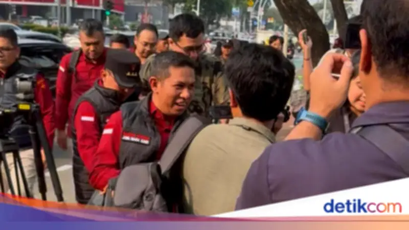 9 Penyidik Kejagung Datangi Kantor BGN, Disertai Pengawalan TNI