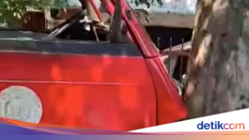 Angkot Tabrak Gerobak dan Motor di Priok, 1 Tewas 1 Luka