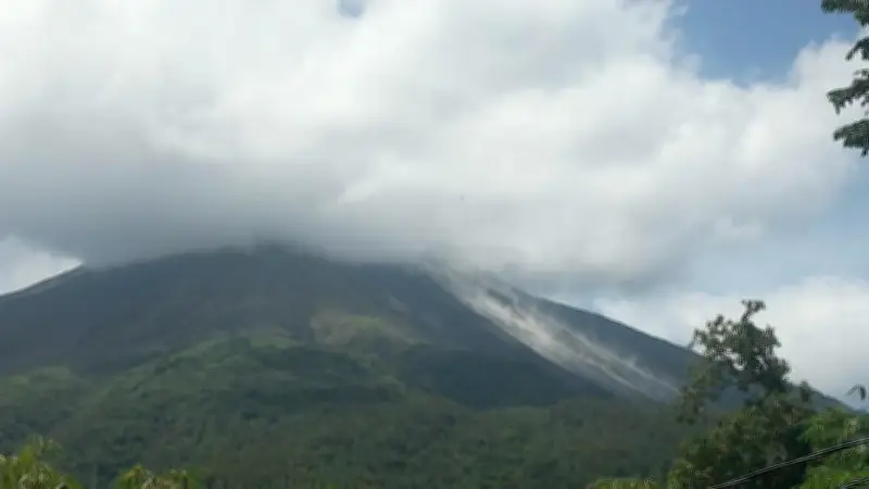 Badan Geologi Deteksi Pergerakan Magma Gunung Karangetang, Warga Dilarang Dekati Kawah