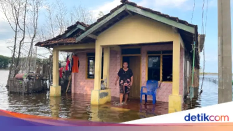 Banjir Rob Rendam Tunggulsari Pati Sebulan, Warga Keluhkan Gatal-gatal