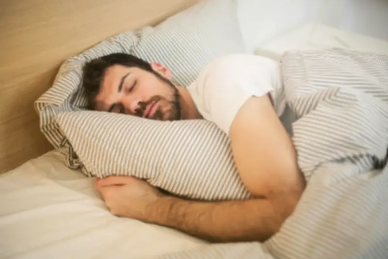 Bantal Basah Akibat Air Liur? Ini Penyebab dan Cara Mengatasinya