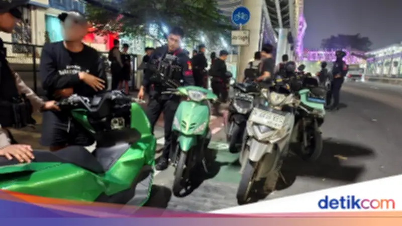 Brimob Patroli Malam di Jakarta-Bekasi, Bubarkan Tawuran dan Balap Liar