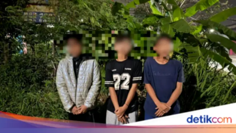 Brimob Tangkap 3 Remaja Diduga Hendak Tawuran di Bekasi, Sita Sajam
