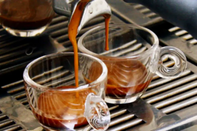 Bukan Biji Berbeda, Ini Perbedaan Espresso dan Kopi Hitam Biasa