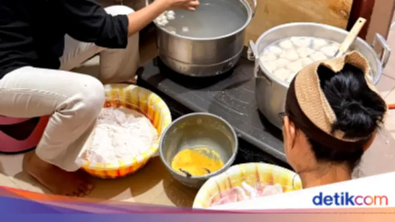 Dari Teras Rumah, Pempek Raffael Kini Punya 7 Cabang dan Omzet Ratusan Juta