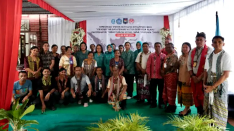 Dekranas Dorong Perajin Tenun TTU Inovasi Pewarna Alami Tingkatkan Nilai Jual