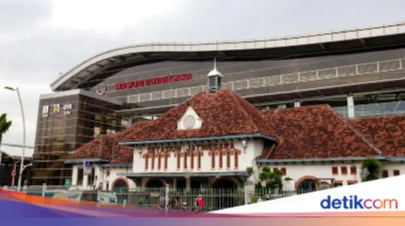 Demo di Bundaran HI, Semua KA Jarak Jauh dari Stasiun Gambir Berhenti di Jatinegara
