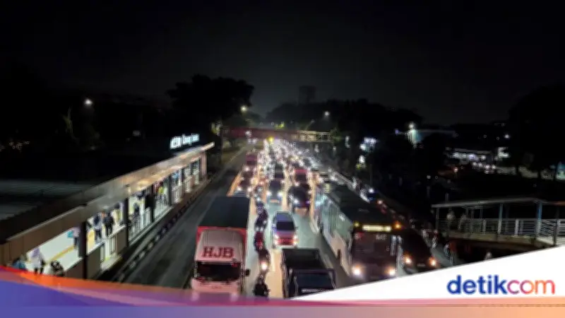 Demo Mahasiswa UKI Jakarta Timur Bubar, Lalu Lintas Masih Padat