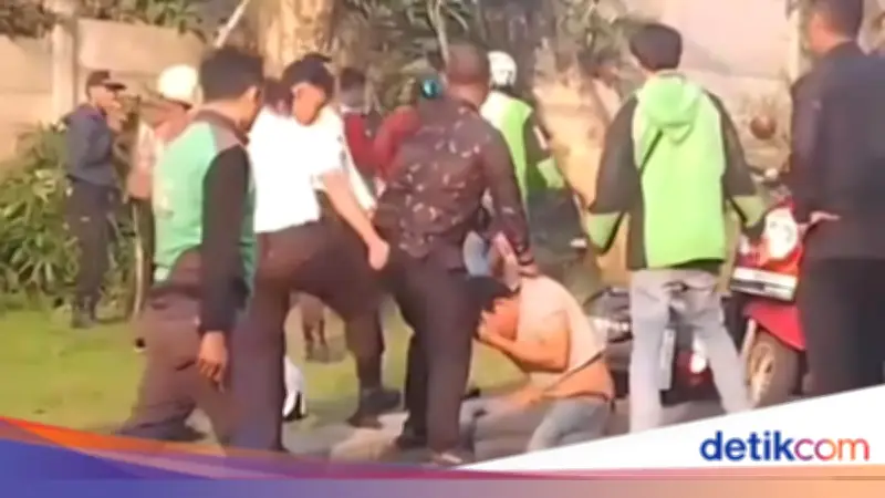 Detik-detik Maling Motor di Bogor Terjebak di Jalan Buntu, Dikeroyok Massa