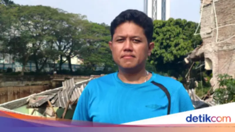 Detik-detik Rumah Tergerus Longsor di Benhil: Suara Dentuman, Warga Bangun