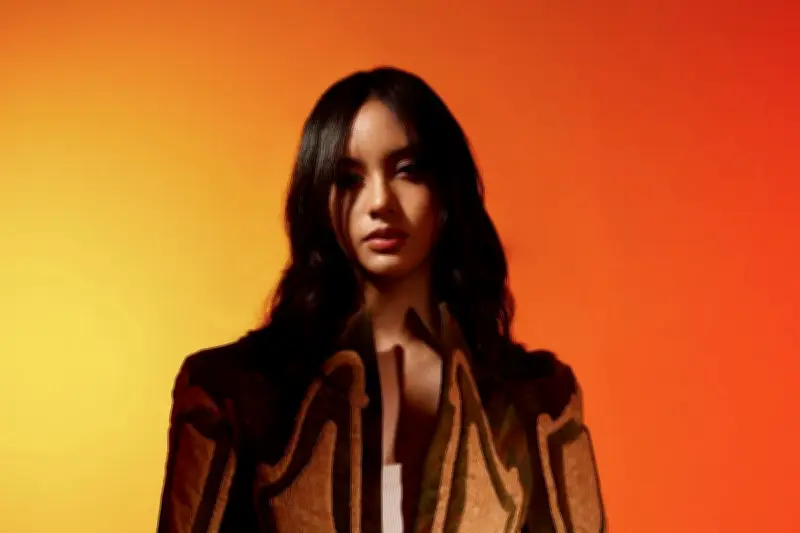 Dinda Ghania Rilis 'Bad Connection' Gandeng Produser Internasional Josh Cumbee