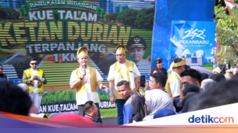 Festival Kue Talam Durian Sepanjang 1 Km di Pekanbaru Pecahkan Rekor MURI