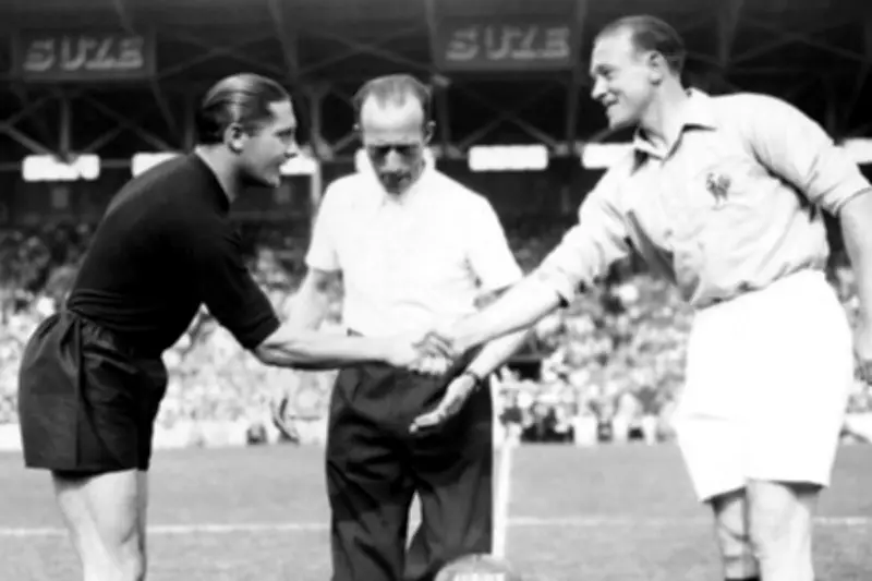 FIFA Jauhkan Politik dari Piala Dunia 2026, Mussolini Jadikan Sepak Bola Propaganda