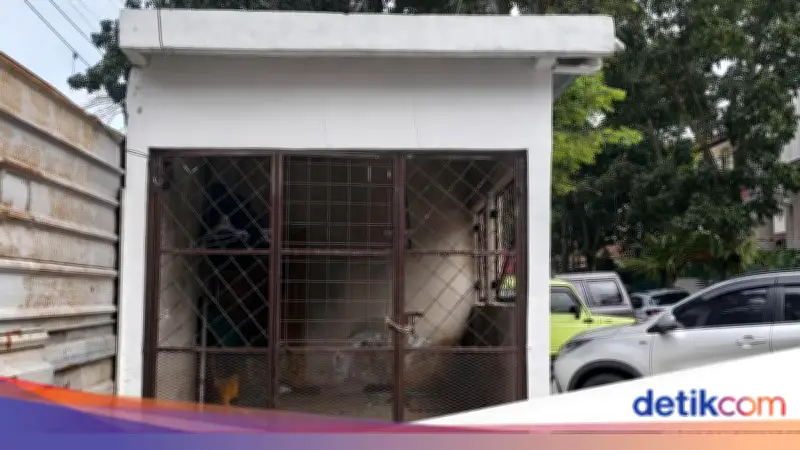 Garasi Viral di Trotoar Jalan Ambon Bandung Dibongkar Satpol PP