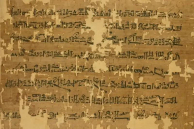 Gulungan Papirus Herculaneum Hangus Terbaca Berkat AI
