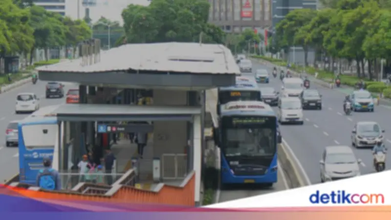 Halte TransJ Kebon Sirih-Bunsen Ditutup Saat Yellow Run Minggu Pagi