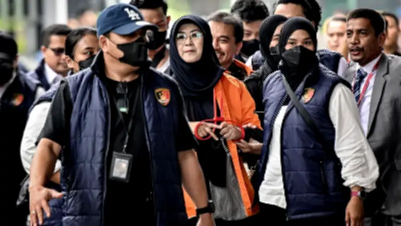 Heran Diborgol dan Dibawa ke Polda, Dokter Tifa Kritik Prosedur Penangkapan