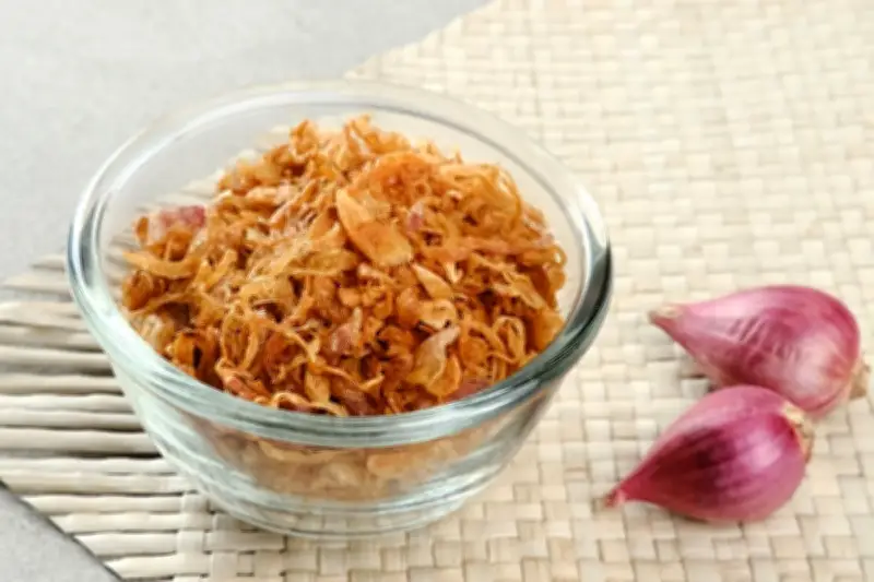Hindari 3 Kesalahan Ini agar Bawang Goreng Renyah Keemasan