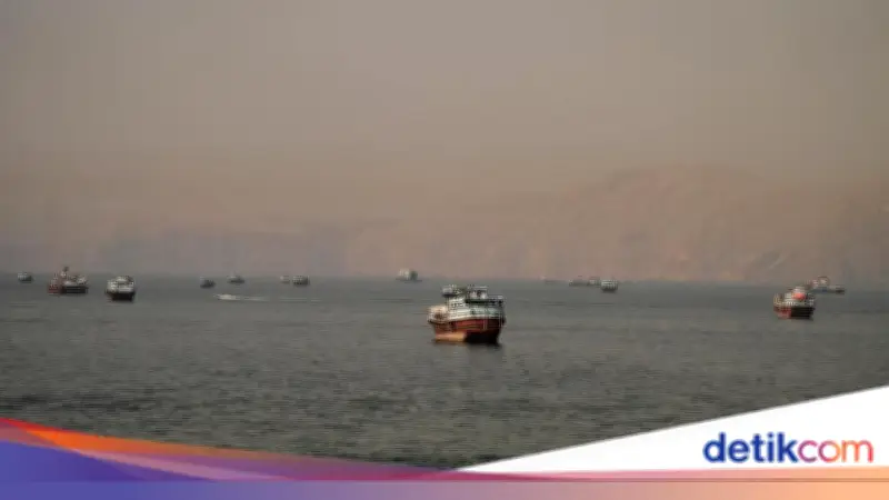 Iran Peringatkan Kapal Tak Boleh Lintasi Selat Hormuz Tanpa Izin