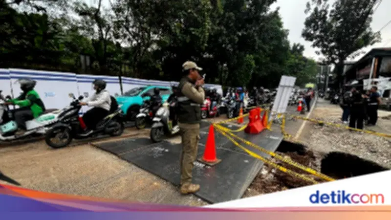 Jalan Amblas Lenteng Agung Ditargetkan Normal Awal Pekan Depan