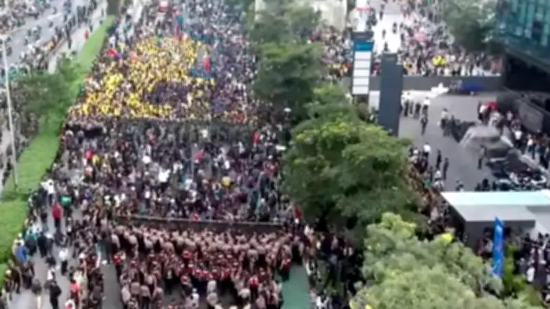 Jalan Layang Semanggi Ditutup Imbas Demo, Ini Rute Alternatif yang Bisa Dilalui