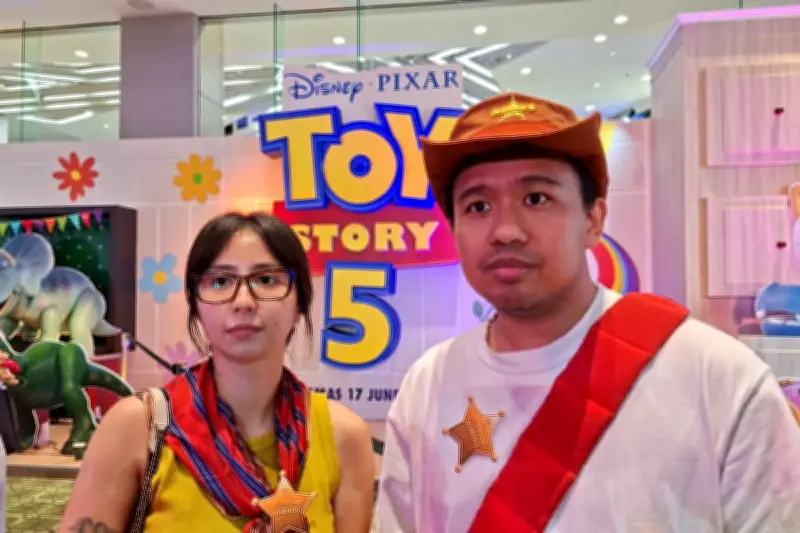 Joshua Suherman dan Clairine Clay Terapkan Aturan Ketat Gadget untuk Anak