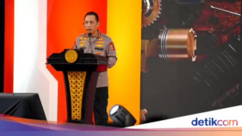 Kapolri Naikkan Pangkat 87 Perwira Tinggi, 4 Personel Resmi Sandang Komjen