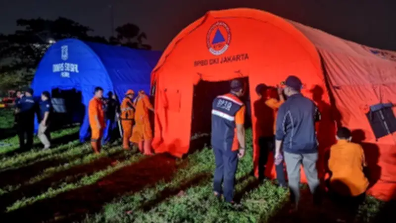 Kebakaran Kemayoran: Warga Mengungsi ke Lapangan Jusuf Hamka, 330 KK Terdampak