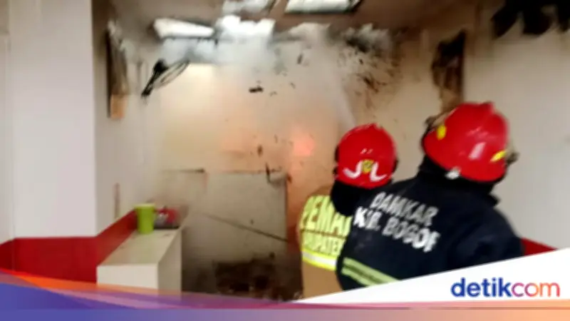 Kebakaran Tiga Ruko di Bogor Akibat Kebocoran Gas, Satu Jam Lebih Dipadamkan