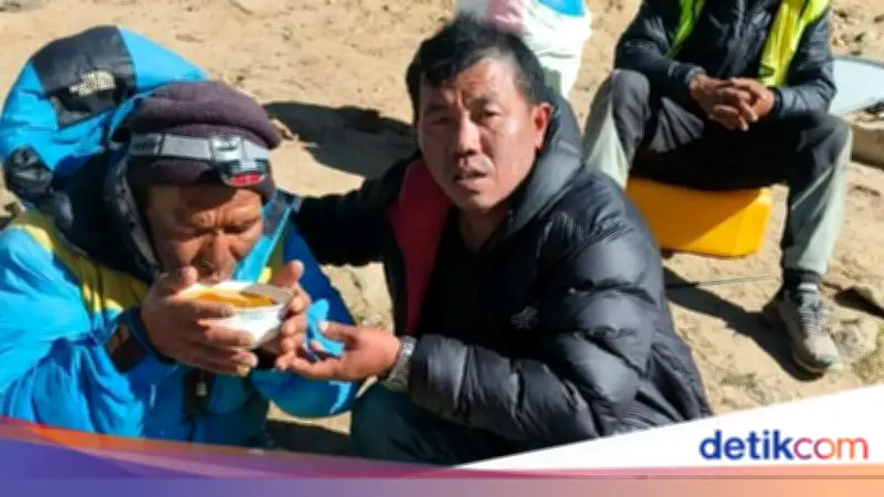 Keluarga Sudah Gelar Ritual Kematian, Pemandu Everest yang Hilang Muncul Lagi