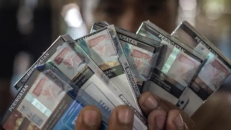 Kemenkes Wajibkan Bungkus Rokok Seragam demi Lindungi Generasi Muda