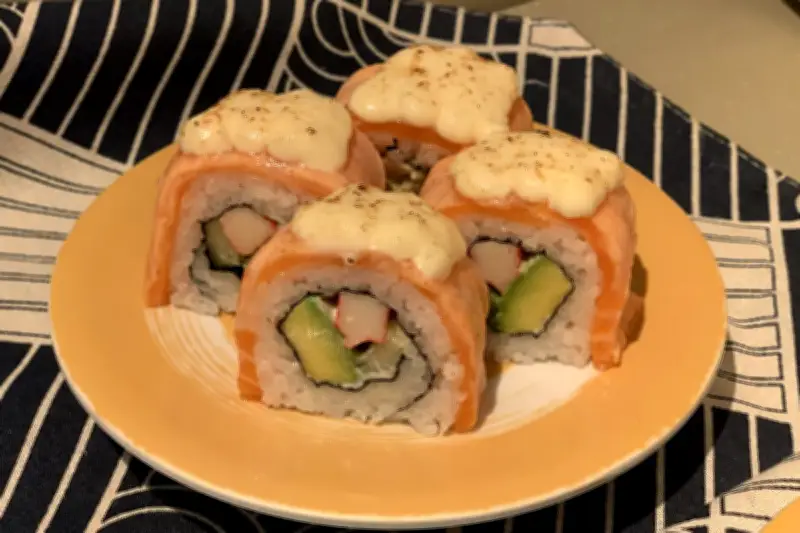 Kenapa Sushi Disajikan dalam Ukuran Kecil? Ini Kata Chef