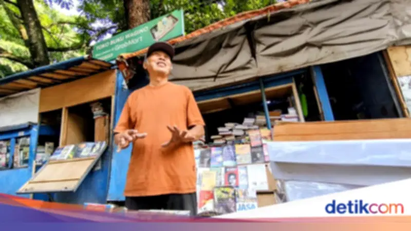 Kisah Wagino, 25 Tahun Jualan Buku di Dipatiukur, Pasrah Digusur