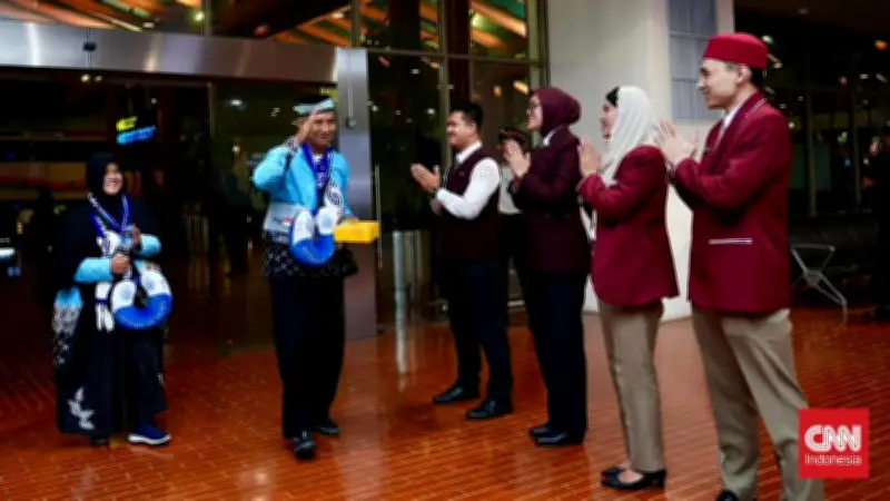 Kloter Pertama Jemaah Haji Embarkasi Pondok Gede Tiba di Tanah Air