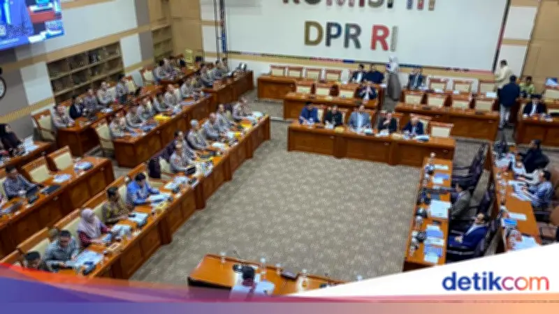 Komisi III DPR Raker dengan Wakapolri dan PPATK Bahas Anggaran 2027