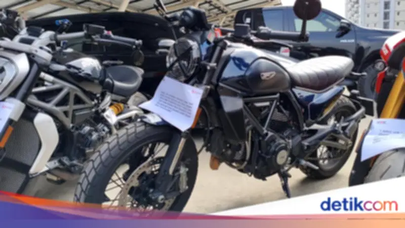 KPK Lelang Motor Ducati dan Mobil BAIC Milik Mantan Wamenaker Noel
