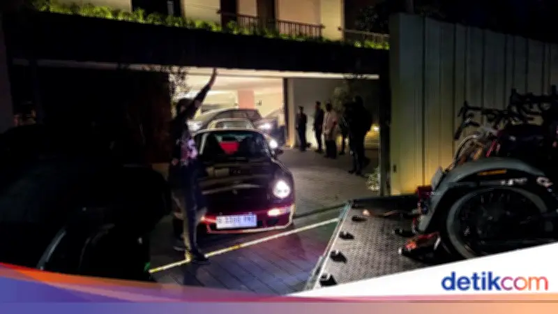 KPK Sita Mobil Sport hingga Dolar dari Rumah Silmy Karim