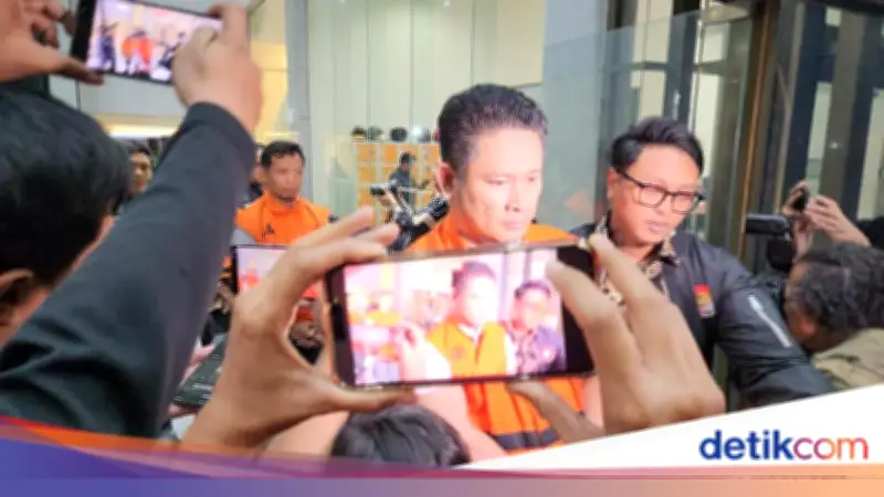 KPK Tahan Tiga Tersangka Korupsi Pembangunan Gedung Pemkab Lamongan